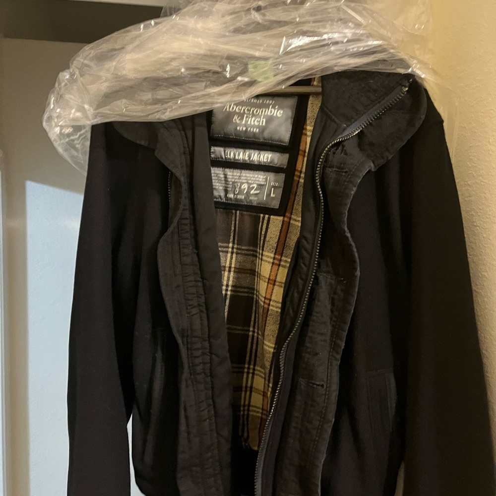 Abercrombie
& Fitch black jacket size L